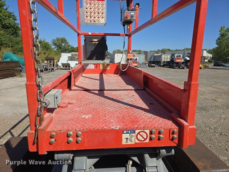 image for item EK2260 2000 Skyjack  SJ111 3219 scissor lift