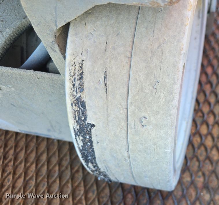 image for item EK2260 2000 Skyjack  SJ111 3219 scissor lift