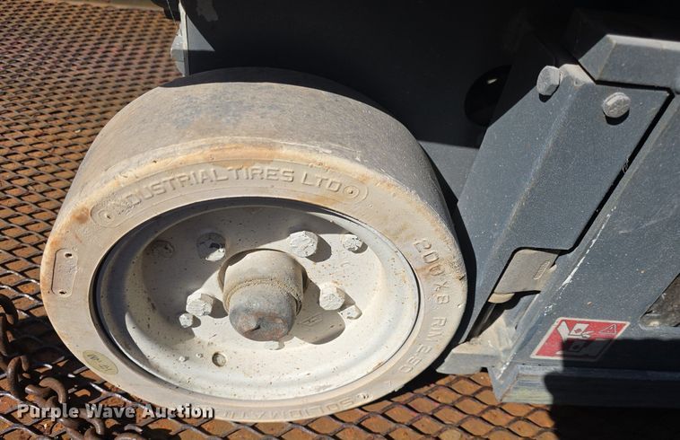 image for item EK2260 2000 Skyjack  SJ111 3219 scissor lift