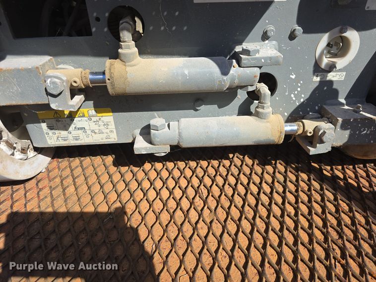 image for item EK2260 2000 Skyjack  SJ111 3219 scissor lift