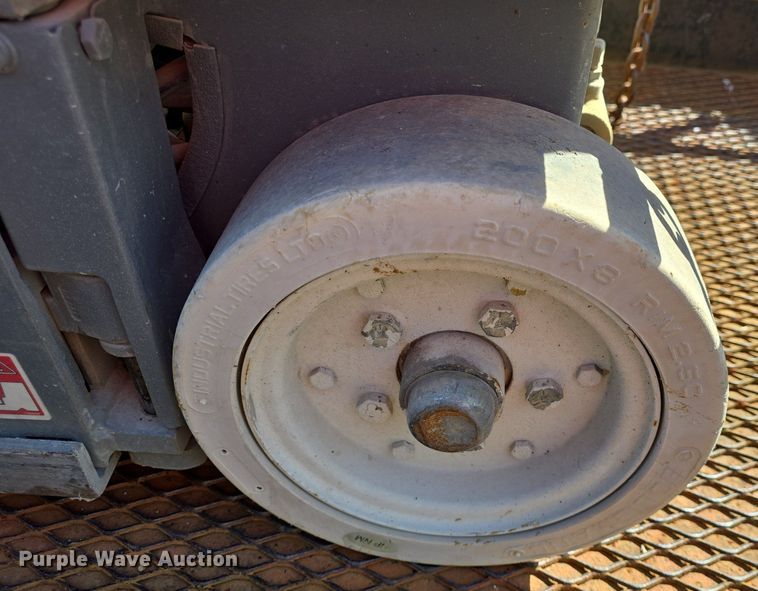 image for item EK2260 2000 Skyjack  SJ111 3219 scissor lift