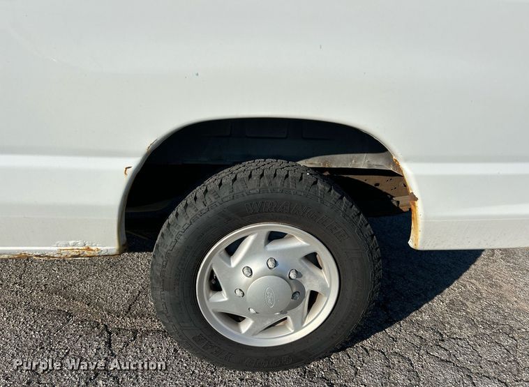 image for item EK3387 2008 Ford E150 van