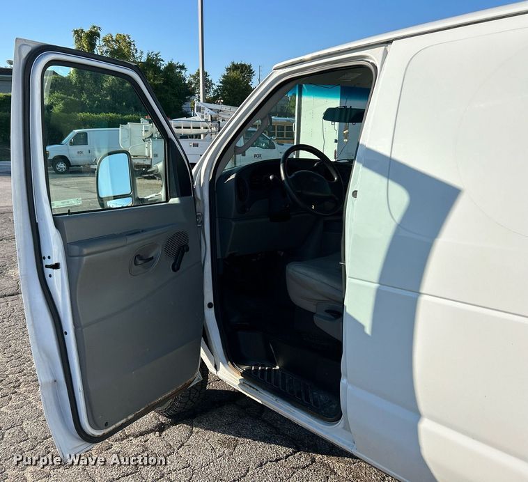 image for item EK3387 2008 Ford E150 van