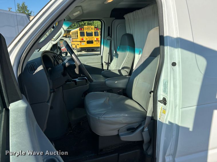 image for item EK3387 2008 Ford E150 van