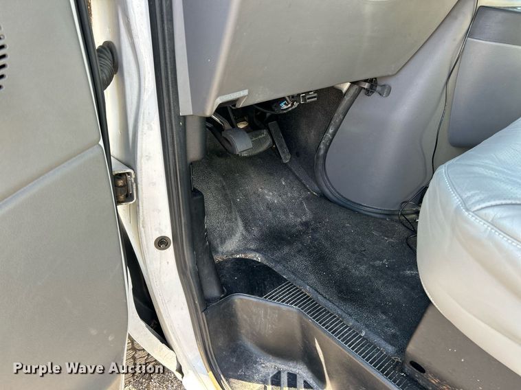image for item EK3387 2008 Ford E150 van