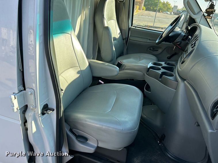 image for item EK3387 2008 Ford E150 van