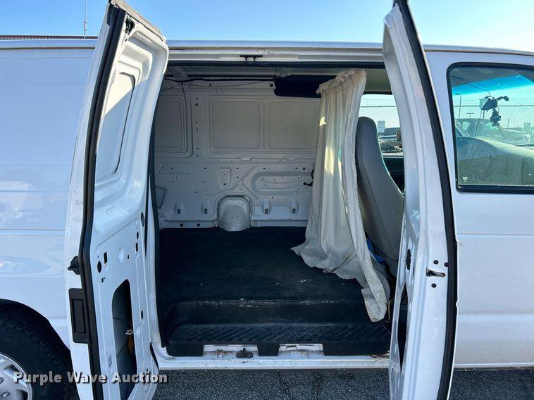 image for item EK3387 2008 Ford E150 van