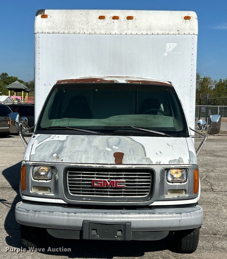 image for item EK3389 1997 GMC  3500 box truck
