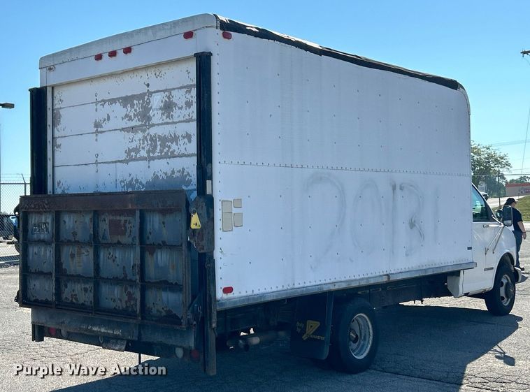 image for item EK3389 1997 GMC  3500 box truck