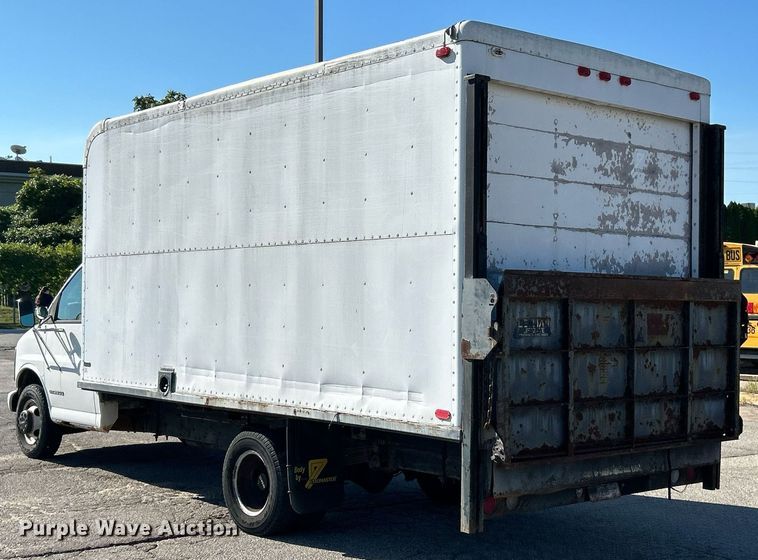 image for item EK3389 1997 GMC  3500 box truck