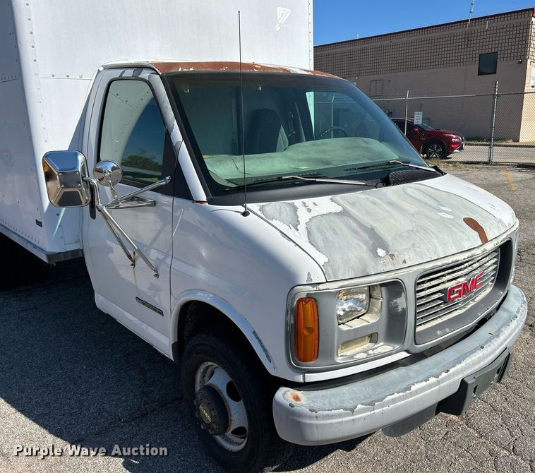 image for item EK3389 1997 GMC  3500 box truck