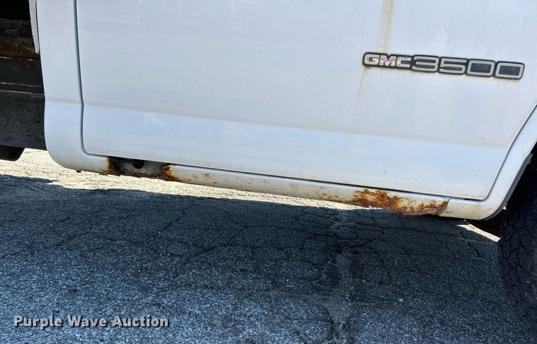 image for item EK3389 1997 GMC  3500 box truck