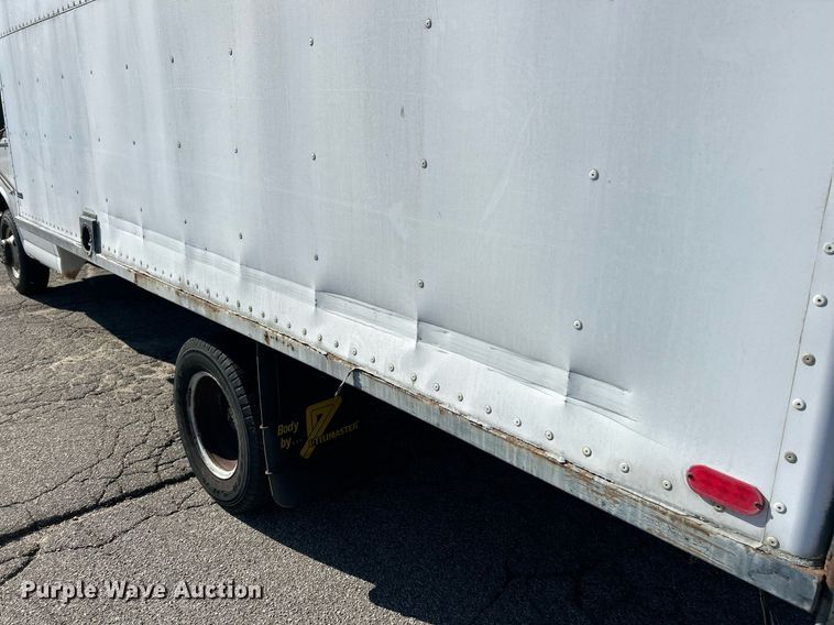 image for item EK3389 1997 GMC  3500 box truck