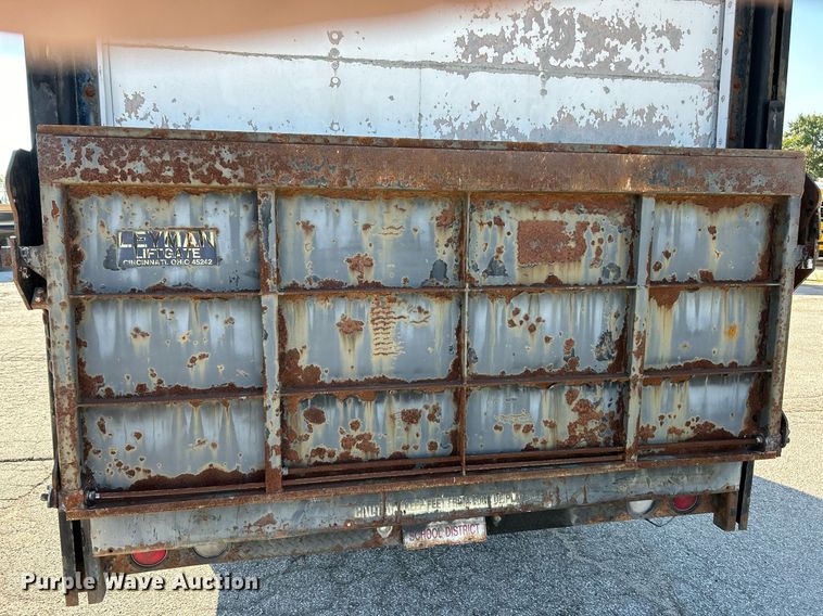 image for item EK3389 1997 GMC  3500 box truck