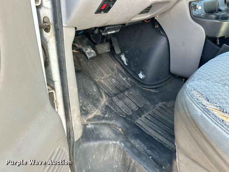 image for item EK3389 1997 GMC  3500 box truck