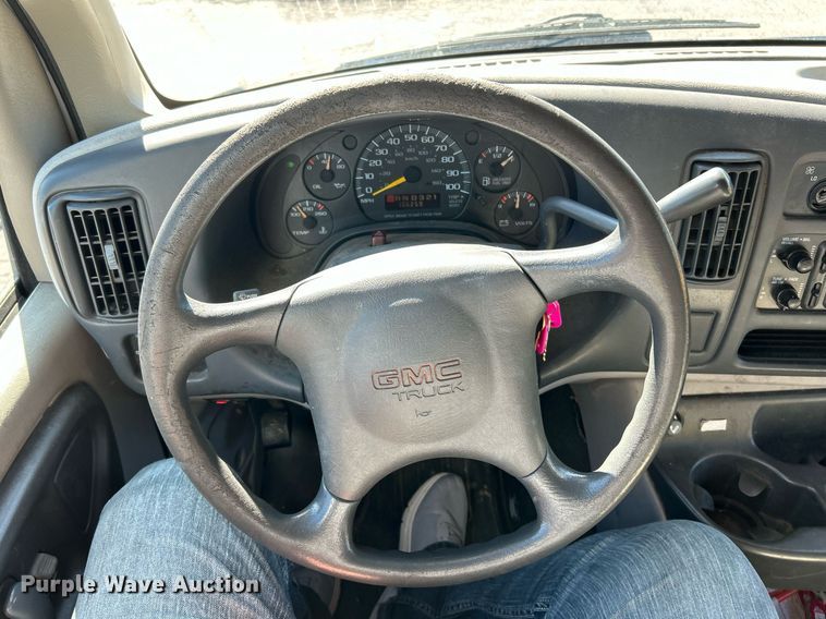 image for item EK3389 1997 GMC  3500 box truck