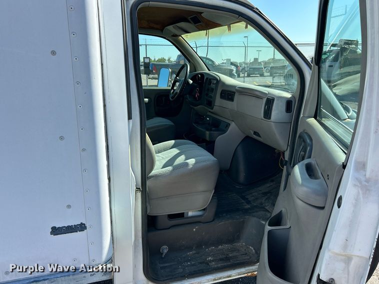 image for item EK3389 1997 GMC  3500 box truck