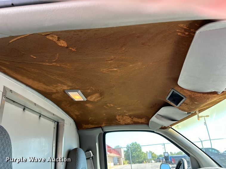 image for item EK3389 1997 GMC  3500 box truck