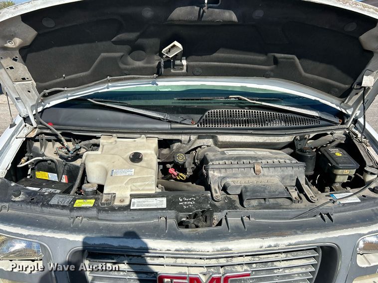 image for item EK3389 1997 GMC  3500 box truck