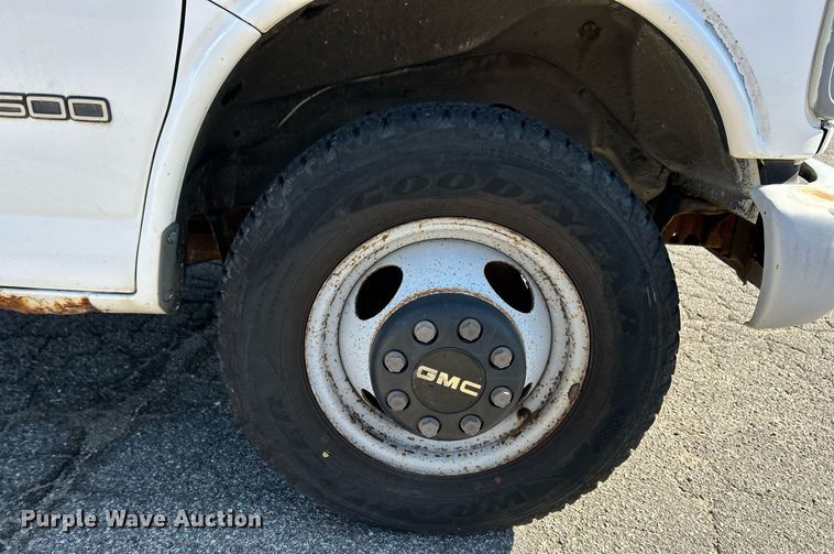 image for item EK3389 1997 GMC  3500 box truck