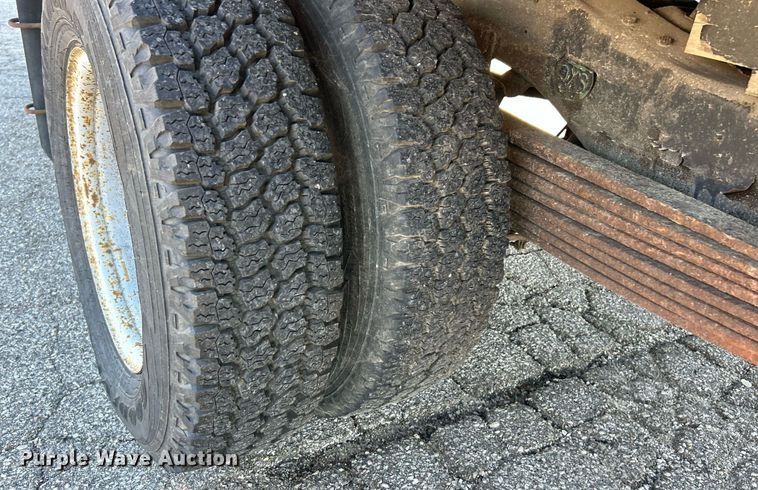 image for item EK3389 1997 GMC  3500 box truck