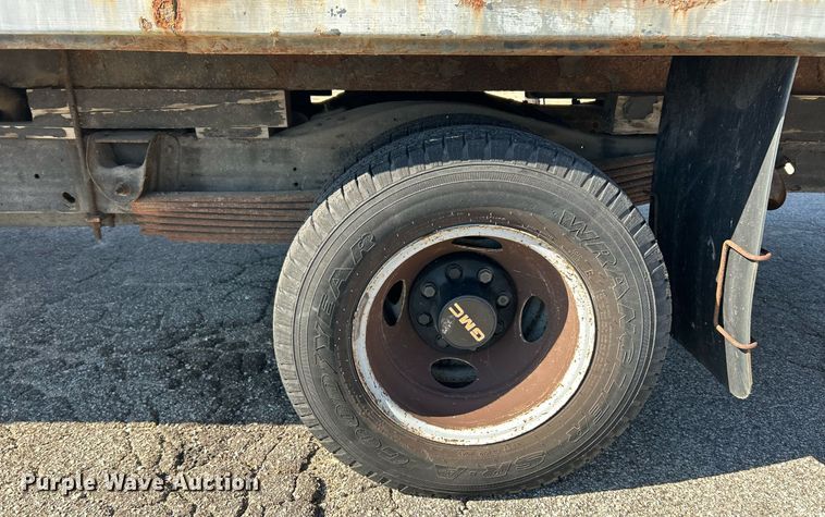 image for item EK3389 1997 GMC  3500 box truck