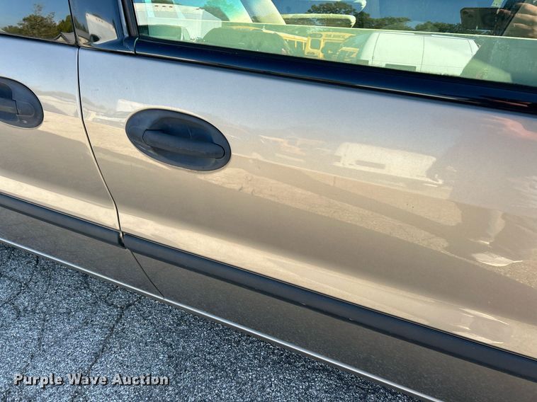 image for item EK3390 2004 Ford Freestar SE van