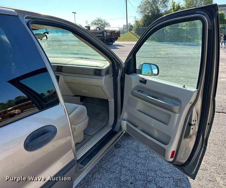 image for item EK3390 2004 Ford Freestar SE van