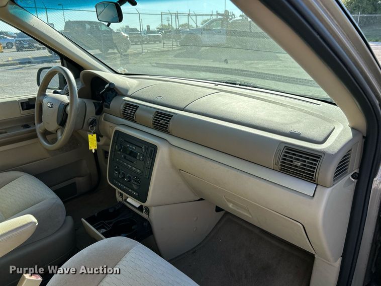 image for item EK3390 2004 Ford Freestar SE van
