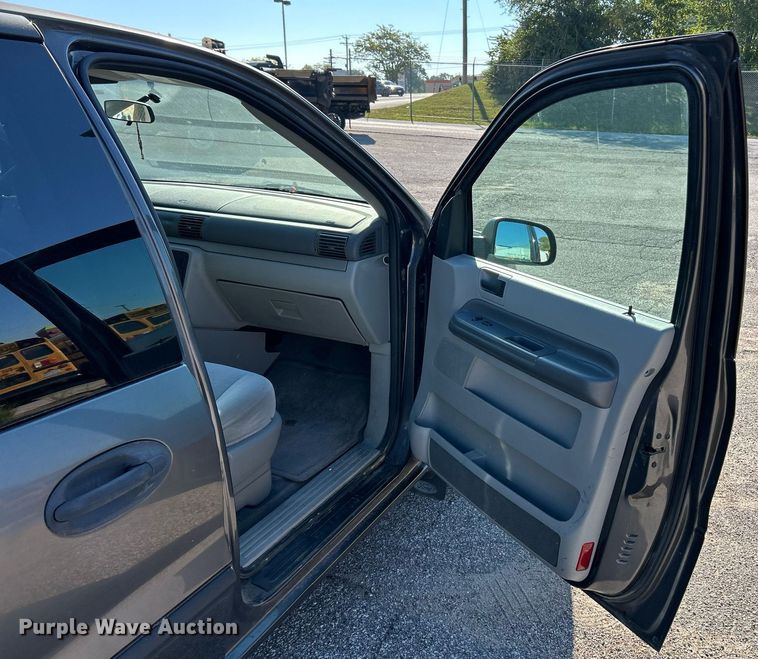 image for item EK3391 2004 Ford  Freestar SE van