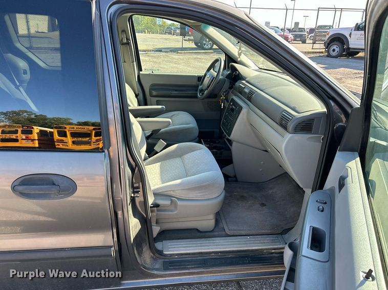 image for item EK3391 2004 Ford  Freestar SE van