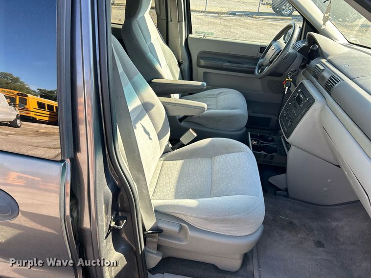 image for item EK3391 2004 Ford  Freestar SE van