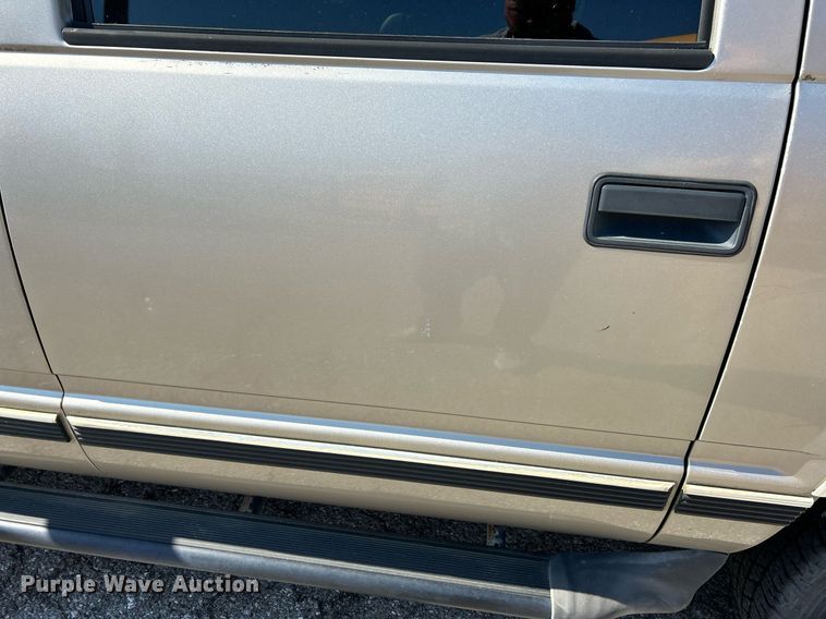 image for item EK3392 1999 GMC Suburban 1500 SL SUV