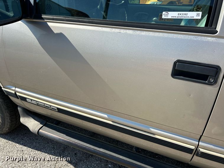 image for item EK3392 1999 GMC Suburban 1500 SL SUV