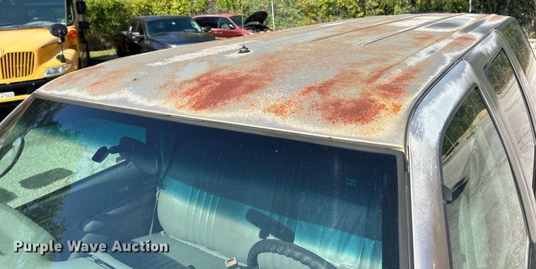 image for item EK3392 1999 GMC Suburban 1500 SL SUV