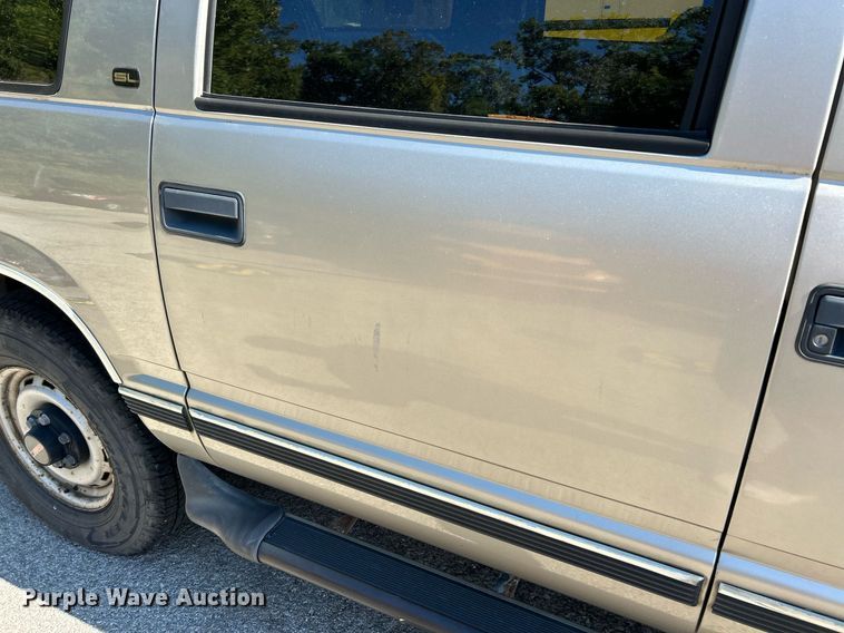 image for item EK3392 1999 GMC Suburban 1500 SL SUV