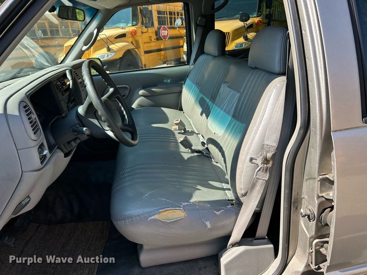 image for item EK3392 1999 GMC Suburban 1500 SL SUV