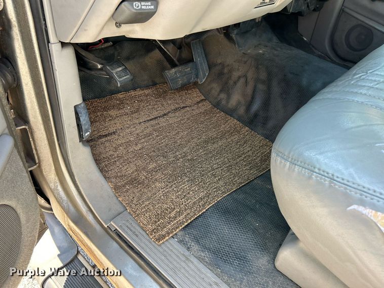 image for item EK3392 1999 GMC Suburban 1500 SL SUV