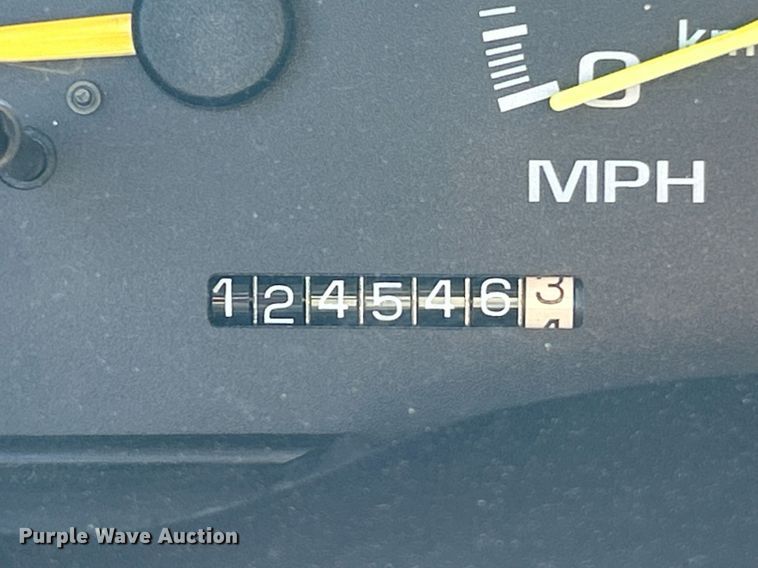 image for item EK3392 1999 GMC Suburban 1500 SL SUV