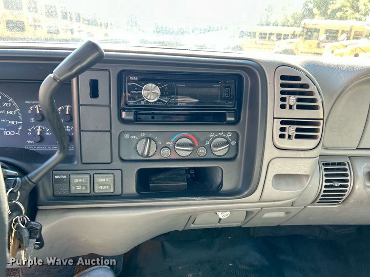 image for item EK3392 1999 GMC Suburban 1500 SL SUV