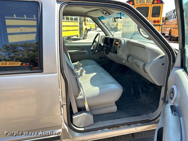 image for item EK3392 1999 GMC Suburban 1500 SL SUV