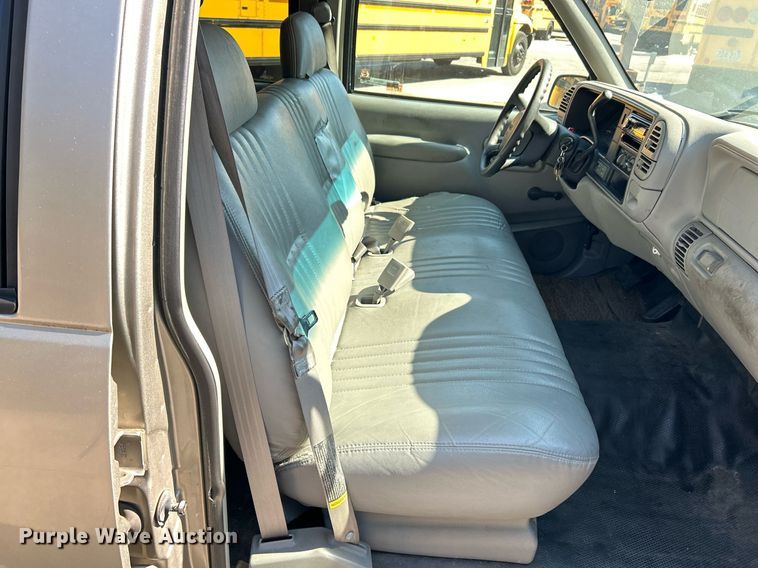 image for item EK3392 1999 GMC Suburban 1500 SL SUV