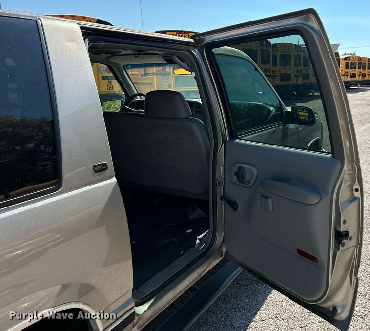image for item EK3392 1999 GMC Suburban 1500 SL SUV