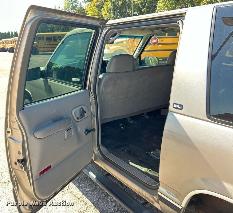 image for item EK3392 1999 GMC Suburban 1500 SL SUV