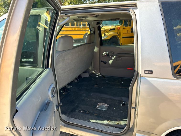 image for item EK3392 1999 GMC Suburban 1500 SL SUV