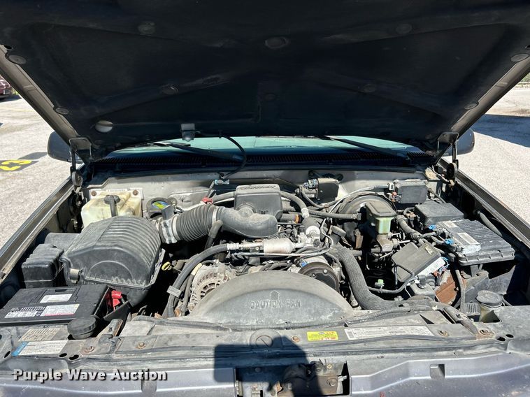 image for item EK3392 1999 GMC Suburban 1500 SL SUV