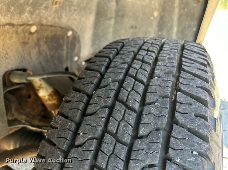 image for item EK3392 1999 GMC Suburban 1500 SL SUV