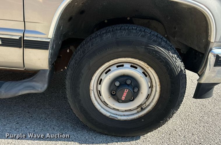 image for item EK3392 1999 GMC Suburban 1500 SL SUV