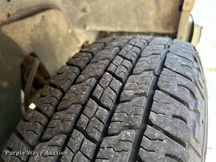 image for item EK3392 1999 GMC Suburban 1500 SL SUV