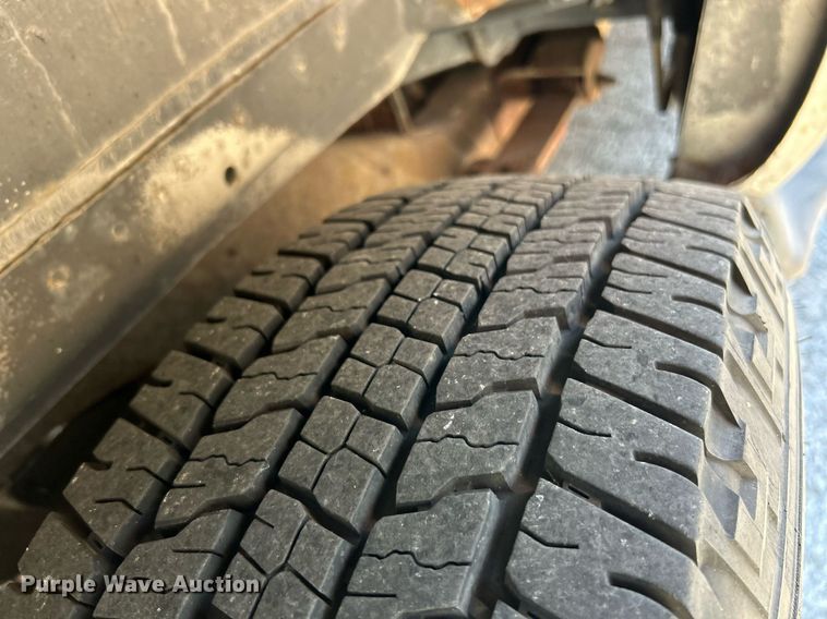 image for item EK3392 1999 GMC Suburban 1500 SL SUV